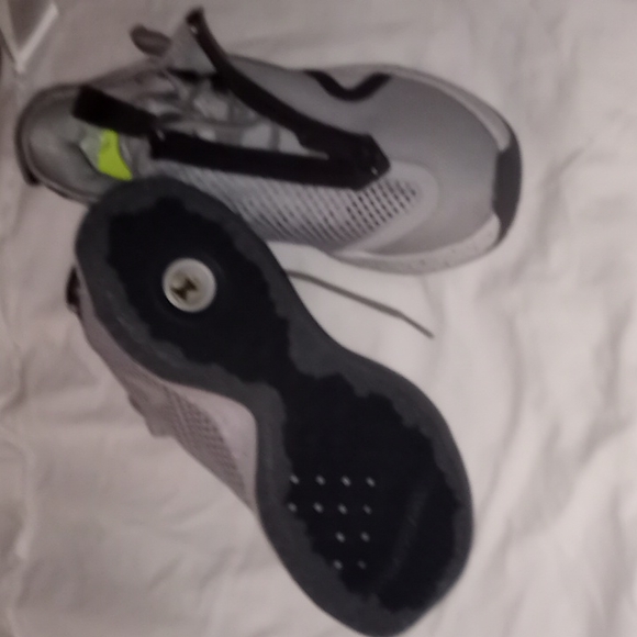 Kids size US 6.5 black and gray sneakers - Picture 4 of 6